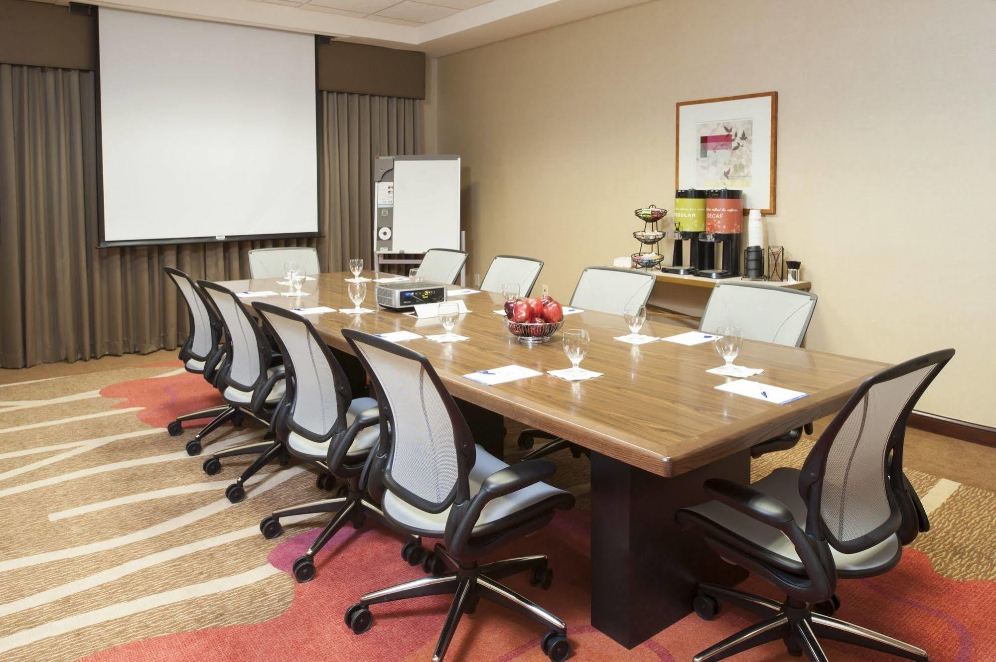 Hilton Garden Inn St. Paul Oakdale Esterno foto
